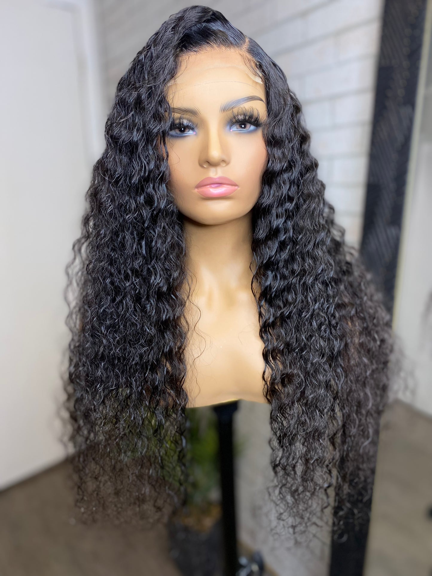 Deep Wave Closure Unit