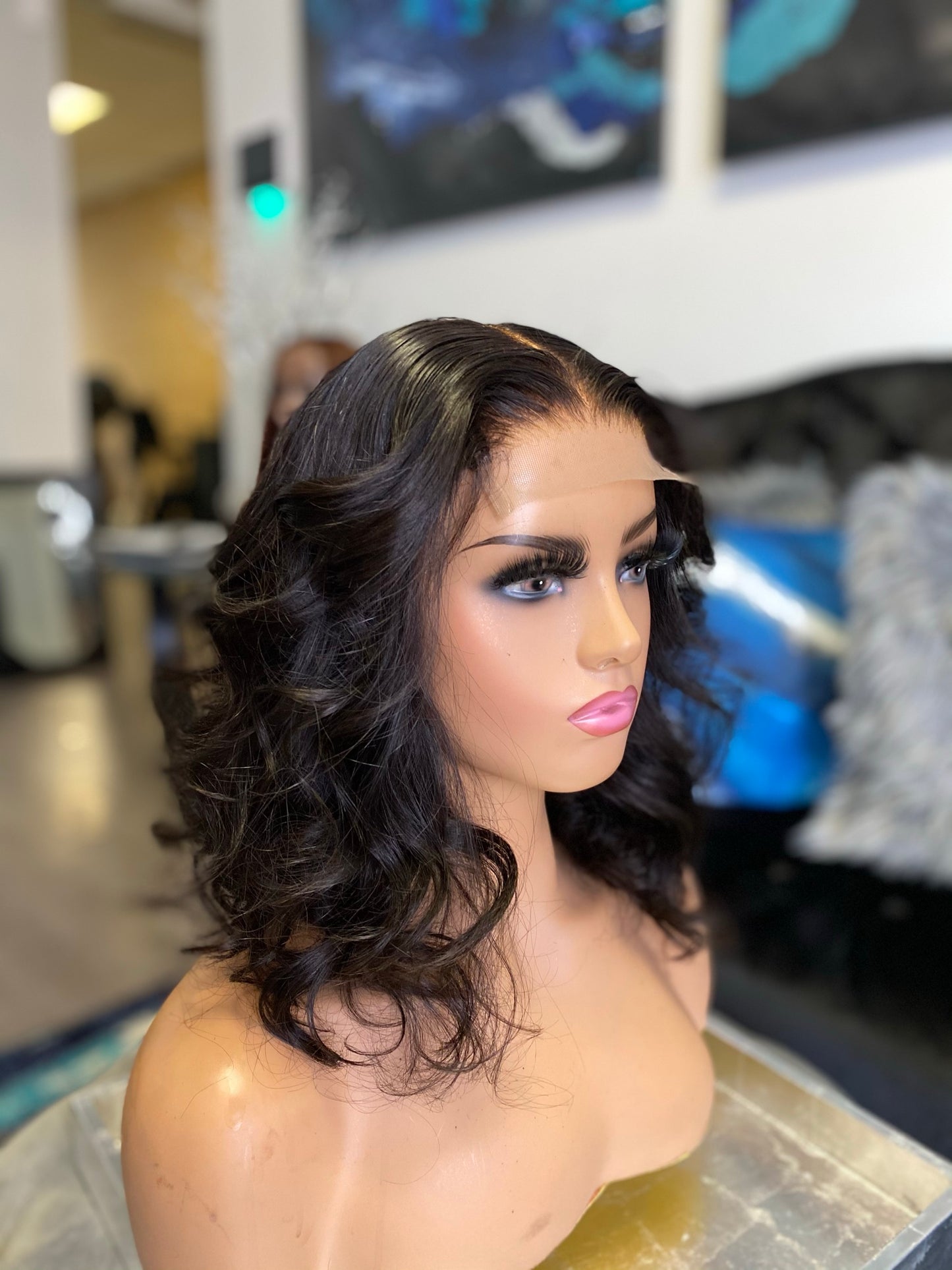 Closure unit with curls